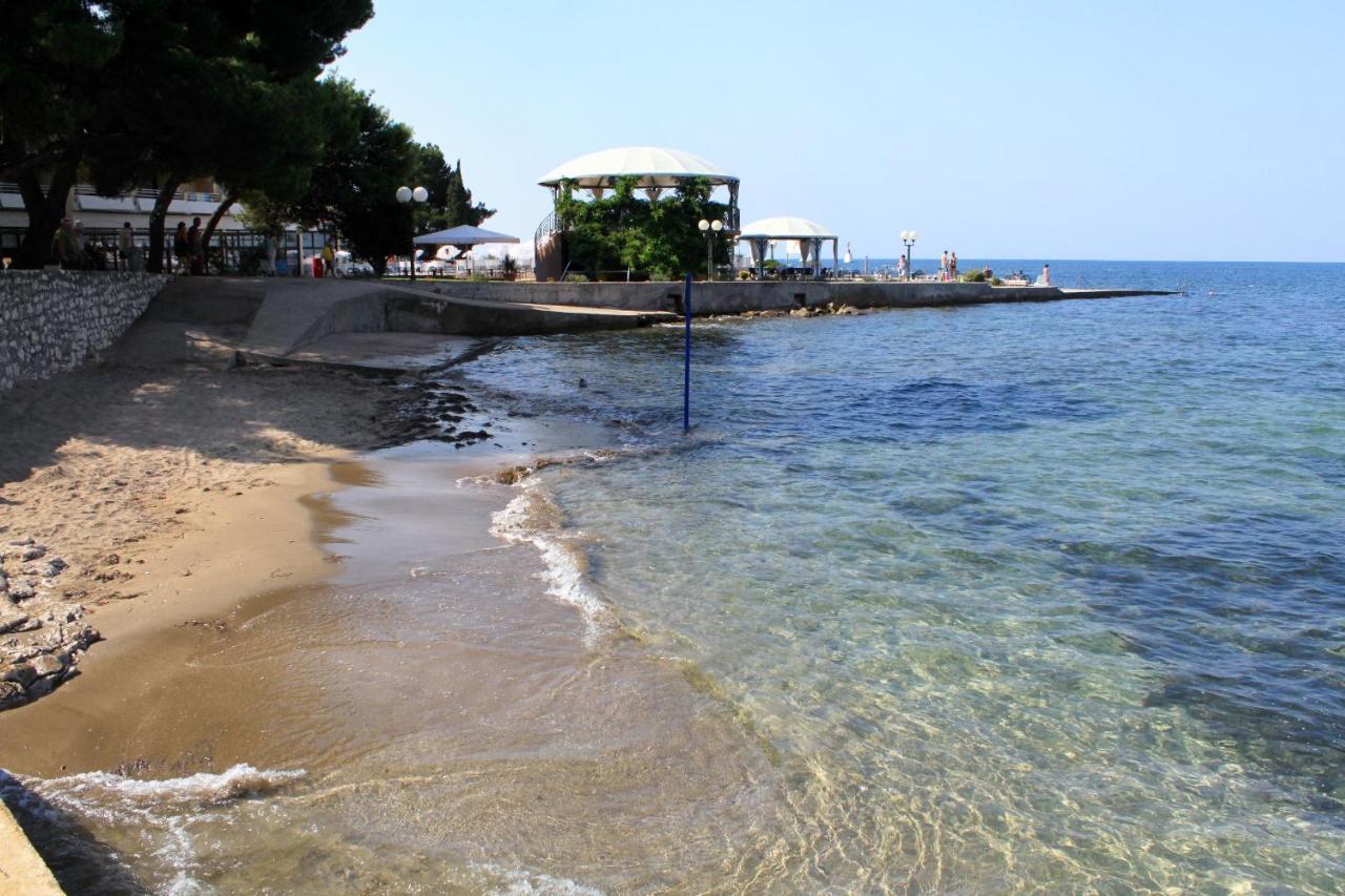 Apartments With A Parking Space Umag - 7066 Buitenkant foto