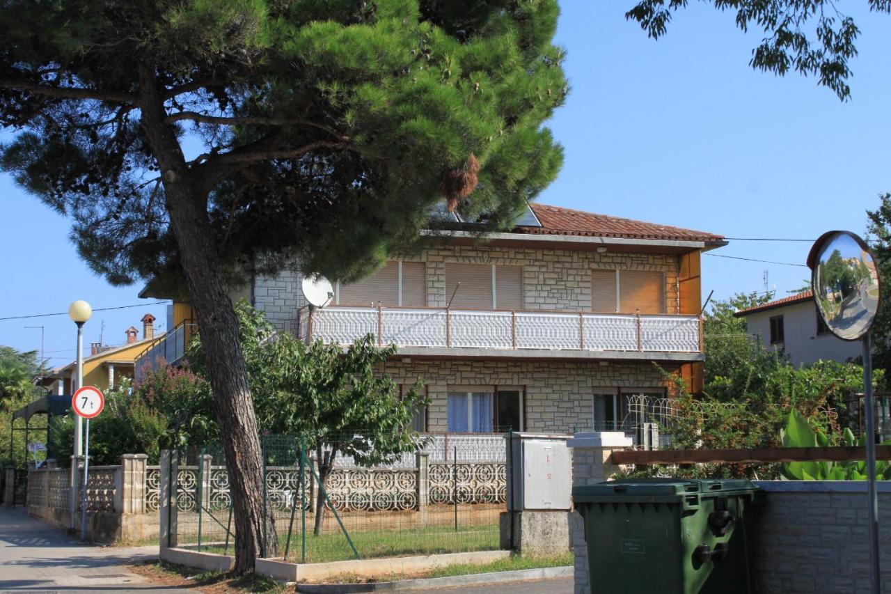 Apartments With A Parking Space Umag - 7066 Buitenkant foto