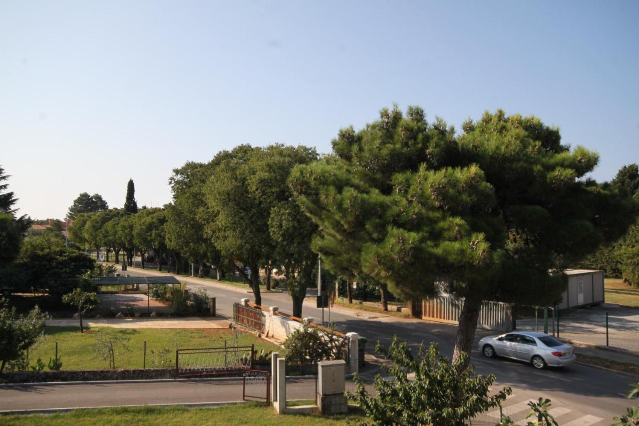 Apartments With A Parking Space Umag - 7066 Buitenkant foto